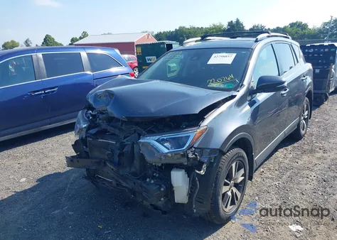 2017 Toyota Rav4 Xle из США, поврежденный, VIN JTMRFREVXHD220264